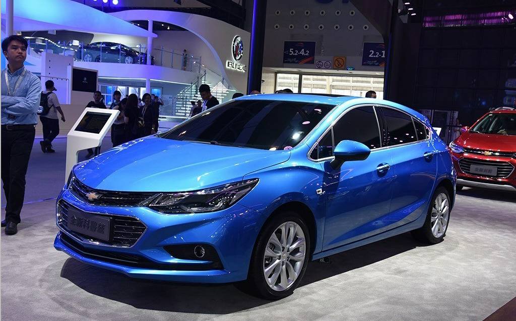 应对摩拜，北京公共自行车推出刷手机租车功能；10.99-16.99万元全新科鲁兹两厢版上市丨智驾晚报