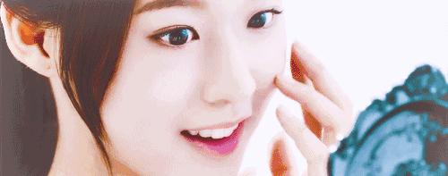 年轻肌肤适合的眼霜,眼霜年轻女生