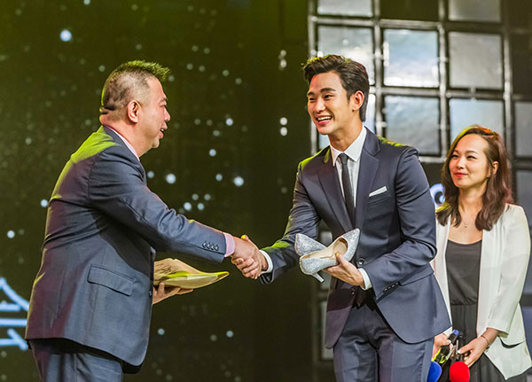 奥康和斯凯奇,奥康与斯凯奇的关系