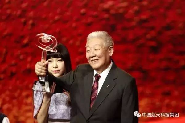 感动中国人物科学院士,科学类感动中国十大人物颁奖词