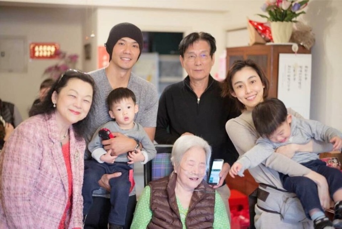 安吉考拉的视频,安吉考拉海边度假