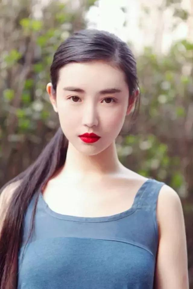 原来唇釉这么涂好有型手残党必学,日常涂都好看的唇釉