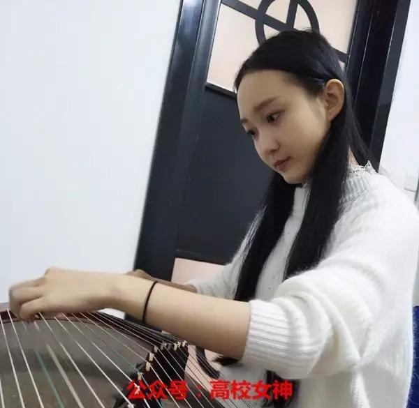 林妙可艺考四所大学,林妙可报考大学