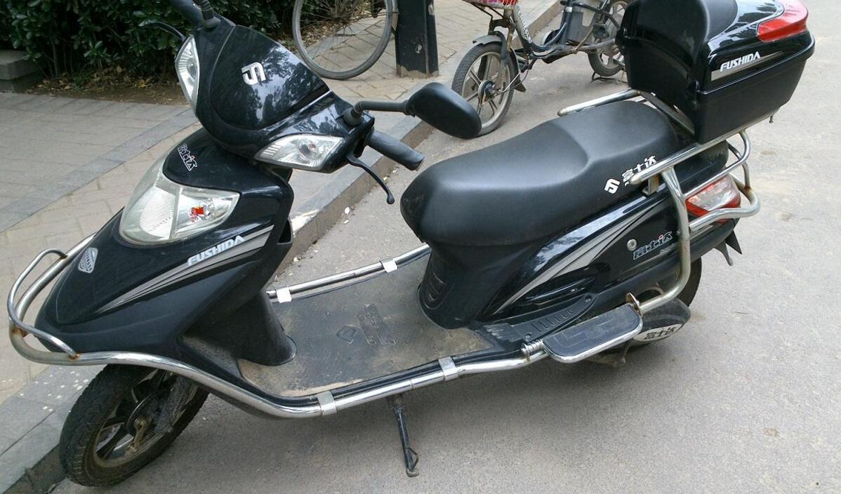 摩托车发动机噪音大会不会拉缸,摩托车声音太吵了怎么修静音