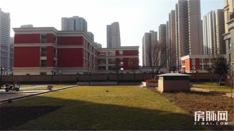 教育小区二手房买房,悦美国际和万科城润园哪个好