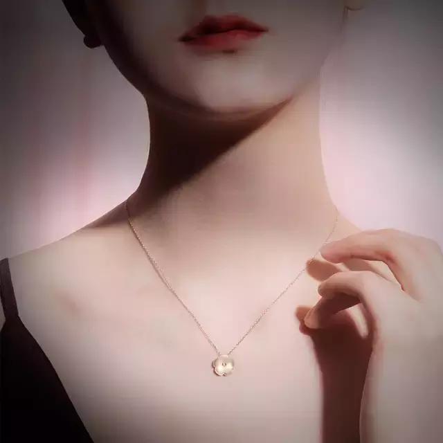 跟施华洛世奇差不多的牌子,跟施华洛世奇差不多的牌子有哪些