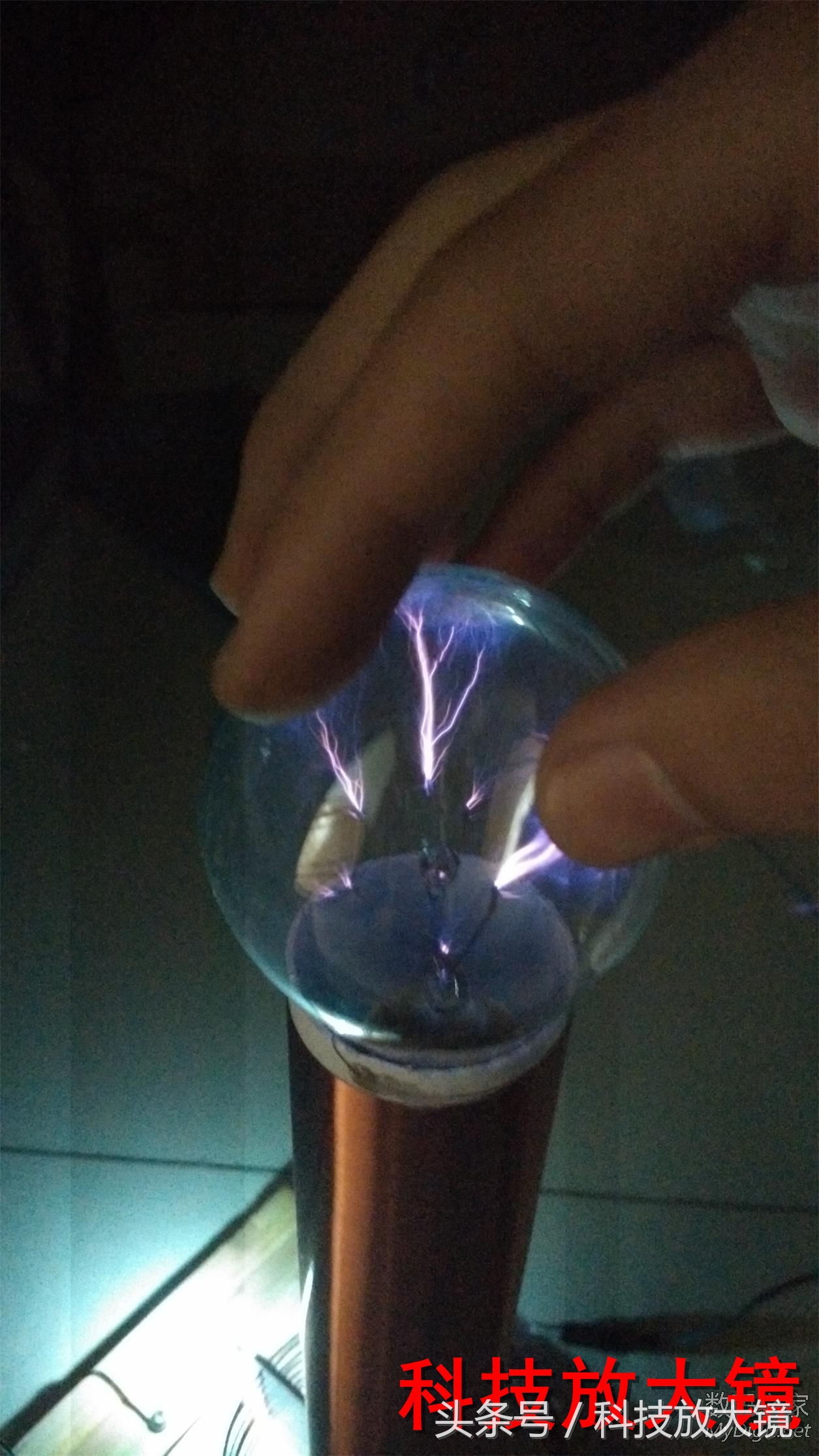 特斯拉线圈闪电制作教程,特斯拉线圈人造闪电原理及制作