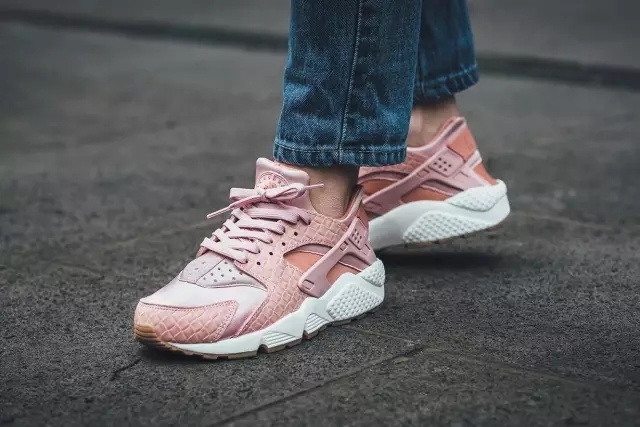 今年运动鞋流行这个色!你还没穿?