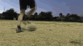 足球教学1v1防守,足球v字拉球视频教学