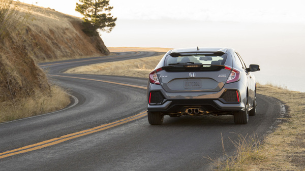 2016款和2019款思域外观对比图,2020款思域两厢新锐控碰撞测试