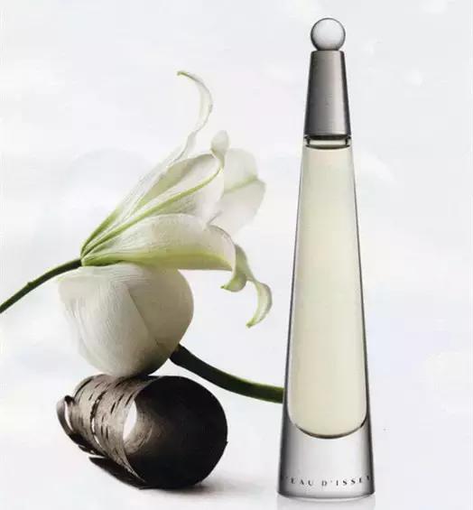 十大女生公认最好闻的香水带价格,情人节送女朋友什么牌子的香水好