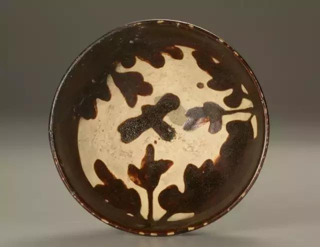 反拙为美：唐代的素地彩