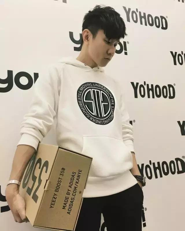 假yeezy有哪些,穿假yeezy能看出来吗