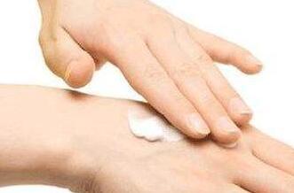 自制保湿面膜蜂蜜和什么搭配最好,自制好用的面膜有哪些材料