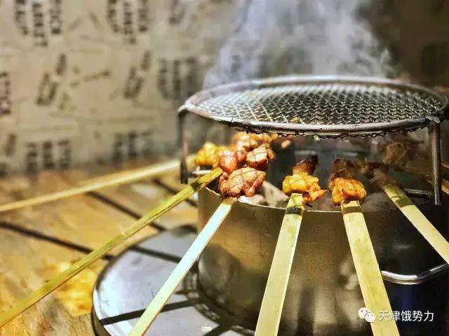 大金链子小手表烧烤,大金链子小手表先吃烧烤后泡澡