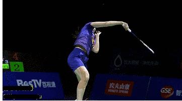 羽毛球高远球怎么打,羽毛球高远球打不远什么原因