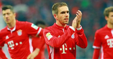 鲁梅尼格拜仁赫内斯,鲁梅尼格和赫内斯实况足球长得像