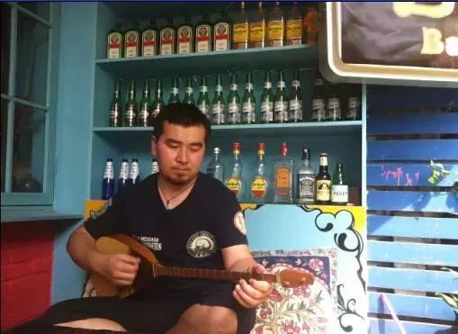 成都地下民谣小酒馆,除了赵雷以外的民谣歌手