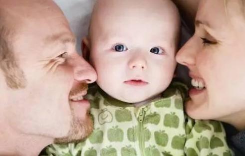 小孩出湿疹最好的解决办法,孩子湿疹更需要被重视