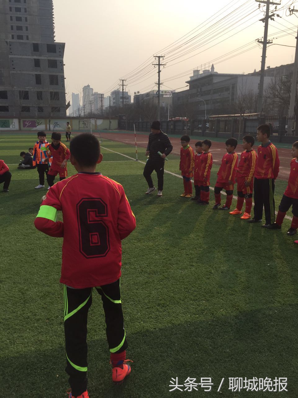 小学生踢足球可以加分吗,青少年踢足球有什么好处