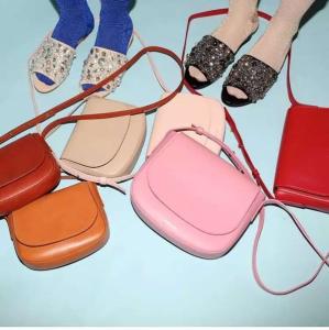 靠卖水桶包发家的它,还有更好看的ITBAG值得败