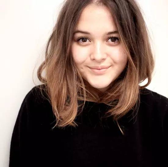 这个肉乎乎身高不到160的女孩,却被网评为最美时尚教主!