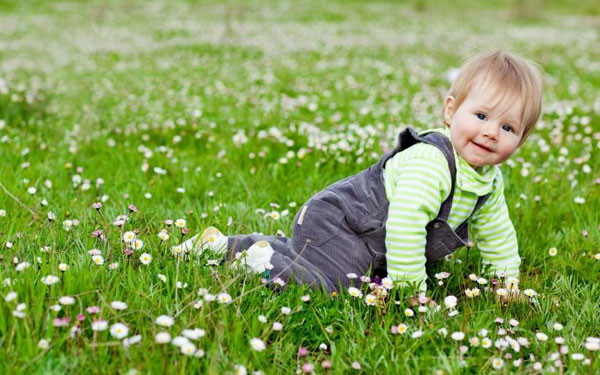宝宝全身痒总挠怎么办,宝宝全身痒挠得全是抓痕