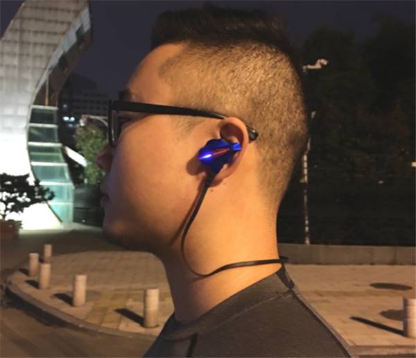 《美队》定制PK榜：宜博VS弄客，蓝牙运动耳机的龙虎之争