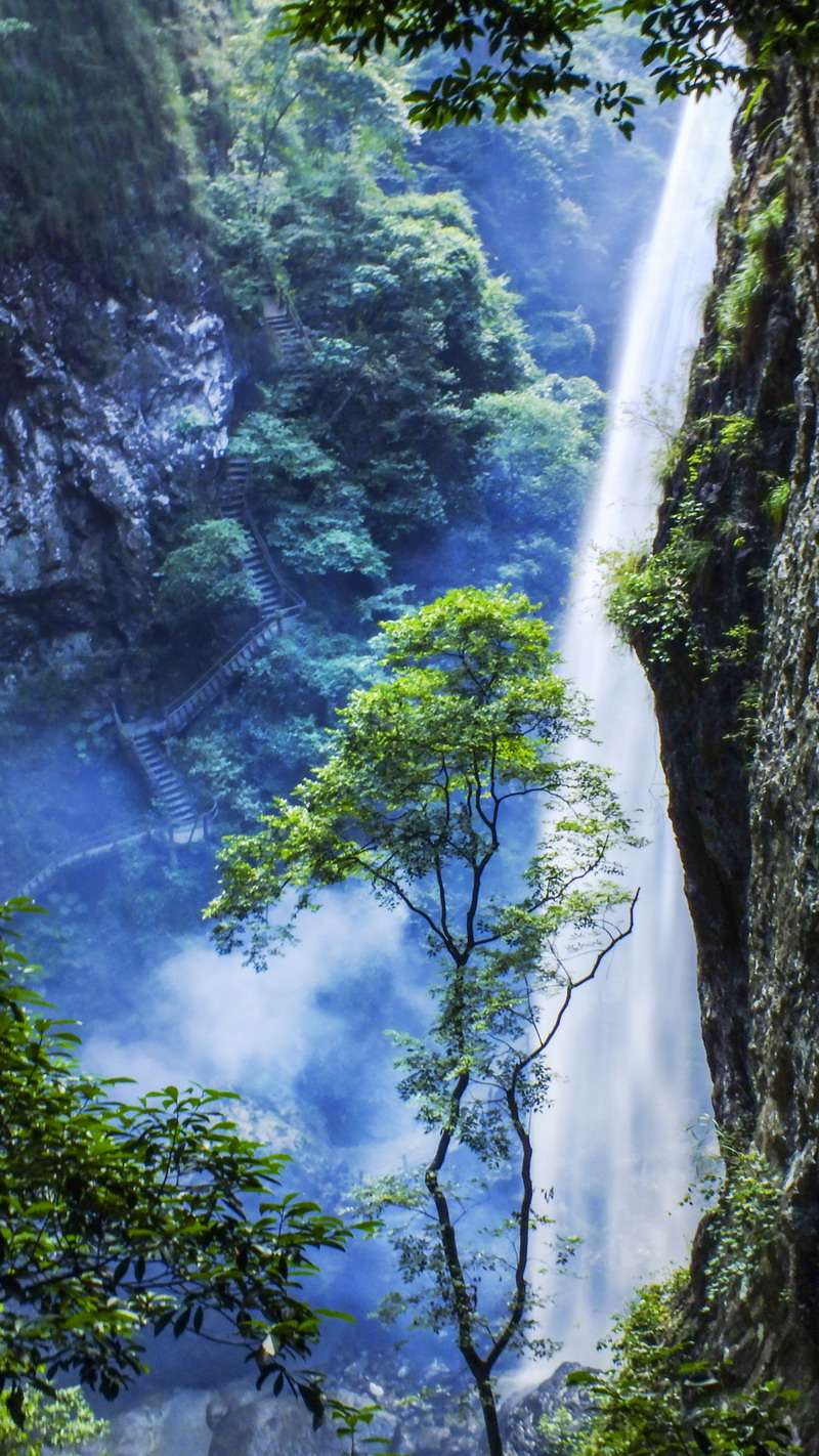 雨天永泰百漈沟景区,别有洞天溶洞
