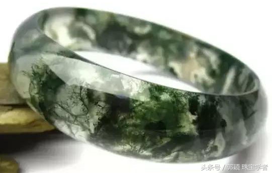 带飘花翡翠的玛瑙,飘花水草玛瑙值钱吗
