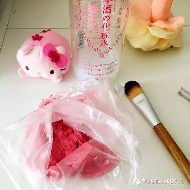 兰蔻玫瑰高光抢不到,我自己做了个花瓣腮红过过瘾