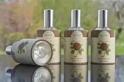 玫瑰控｜想把所有护肤日用品都换成玫瑰香味的，宛若走在*瑰园玫**中