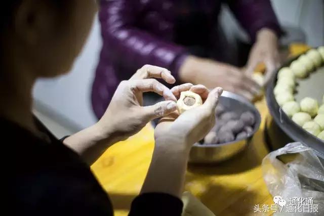 山城小巷红豆飘香｜“豆包西施”小萍的一天