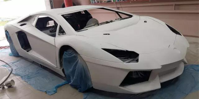 无敌了！穷小伙打烂标致406，改装成法拉利，*博兰**基尼