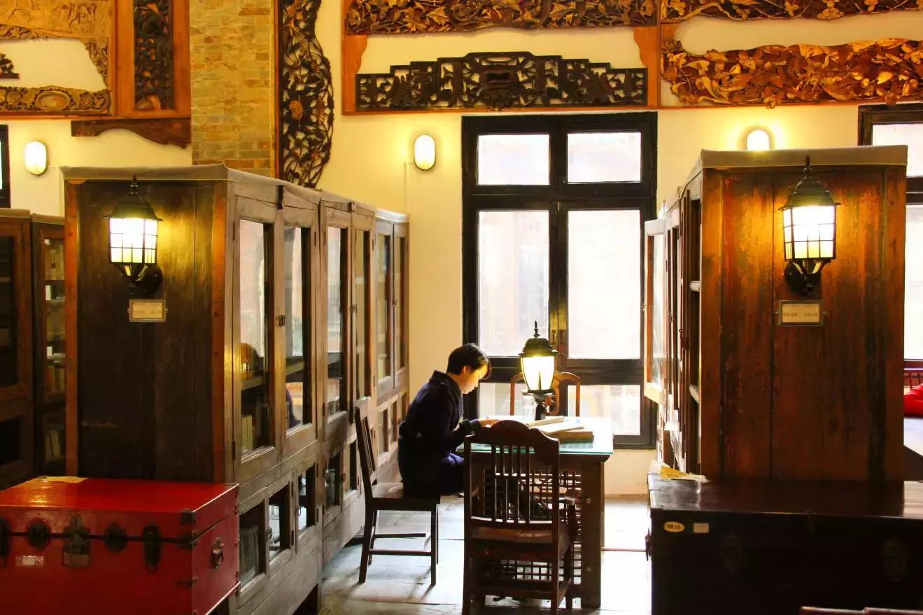 有所大学，叫标榜！逆天颜值碾压成都各大高校！