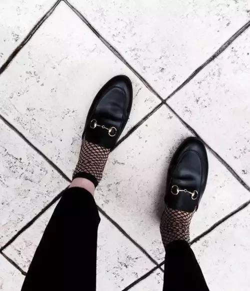 你认为网袜是“妖艳*货贱**”的代名词？那你会被笑话孤陋寡闻！