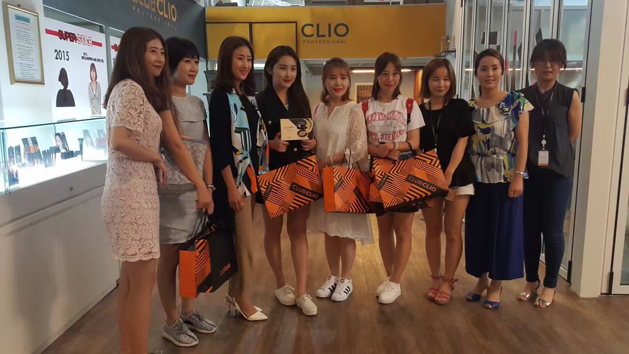 公司转型，四个月签约200名辣妈网红，获黄晓明与一下科技青睐