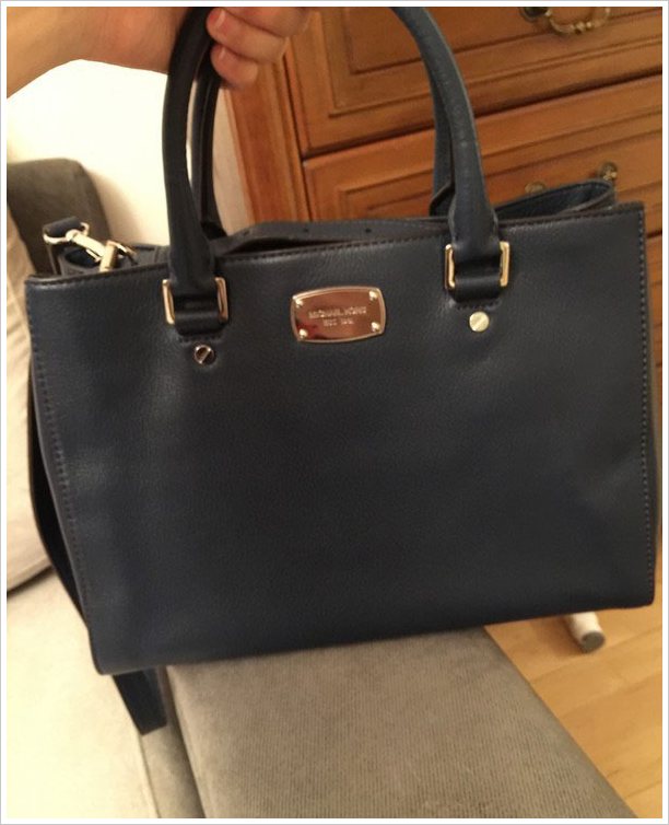 富家千金德法美加4国疯狂购物，只买了PRADA15只包，请网友们鉴定