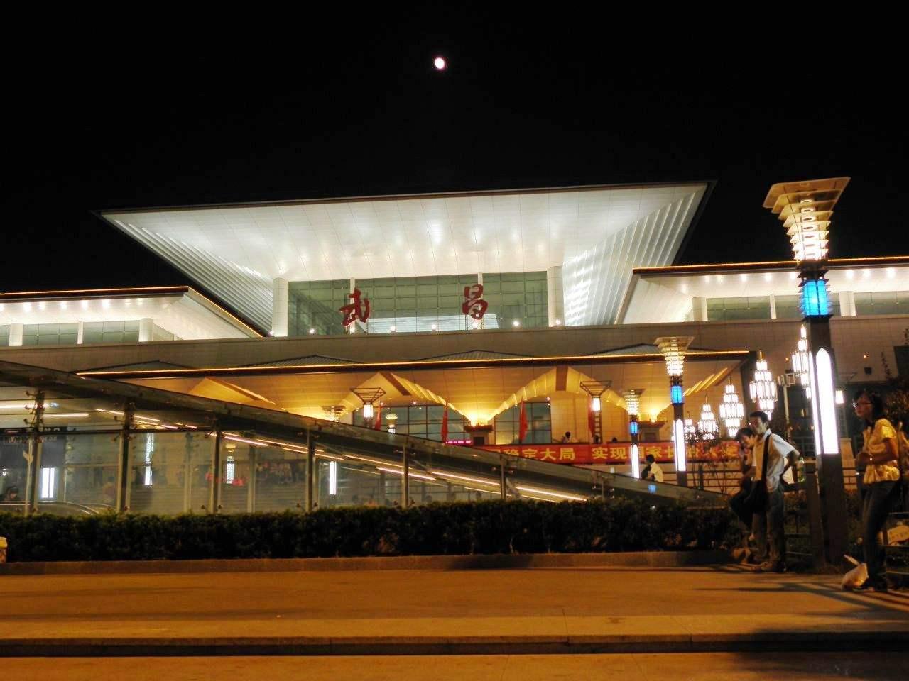 武昌火车站是老火车站吗,武昌火车站在武汉哪个位置