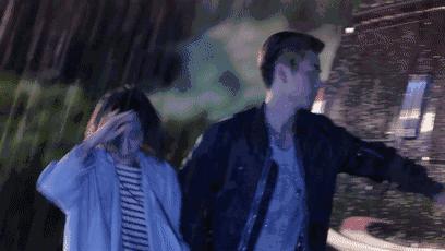 《云巅之上》已向你发送娱乐圈生存宝典，收好不谢！