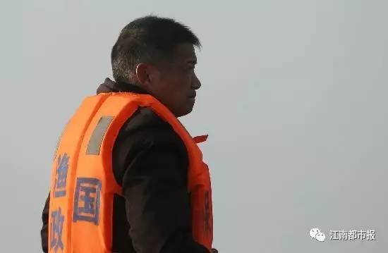 疼！一个铁钩，钩住的是全人类的的心