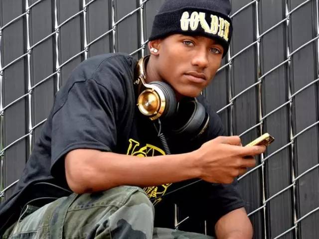 挂耳蓝牙耳机推荐评测魔声,魔声monsterclarity100评测