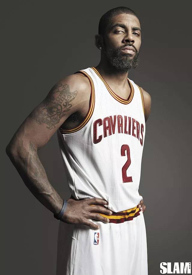 凯里欧文招牌动作过人,凯里欧文扮老头第一季