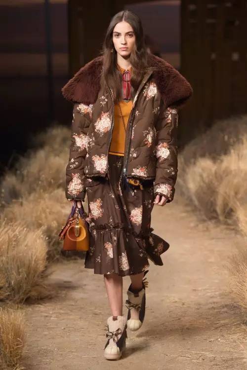 我哭，又跟着阿Sa、吴建豪、Selena 种草了Coach的2017秋冬系列