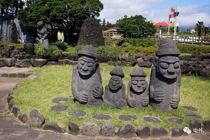 为何这个貌似丁丁的物体，可以成为小岛的守护神？