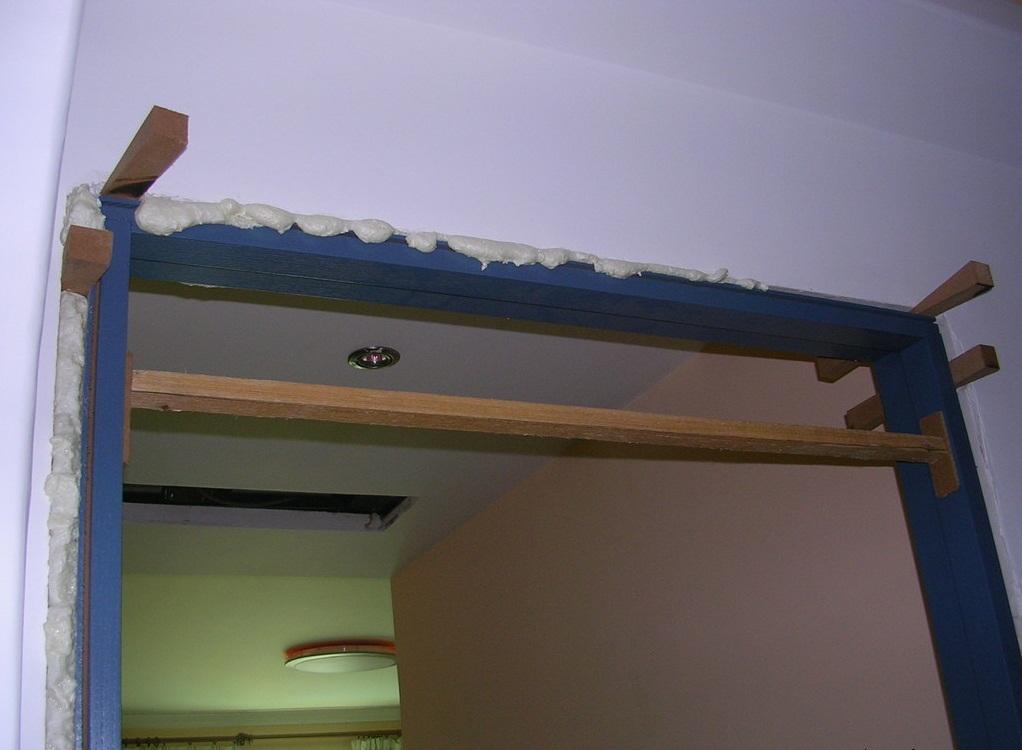 门套根部裂开坏了如何修复,门套接口处裂