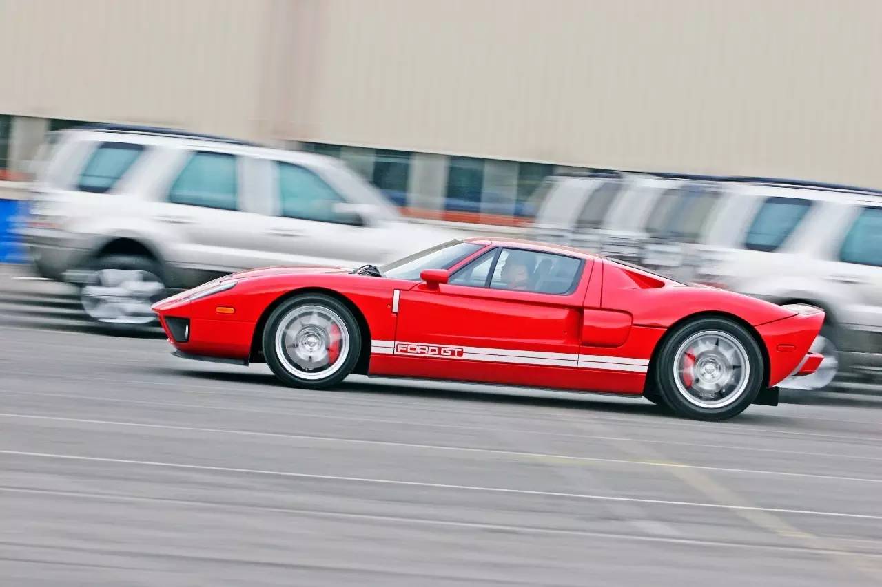 从赛道到街道开车乐趣,福特gtvs保时捷911