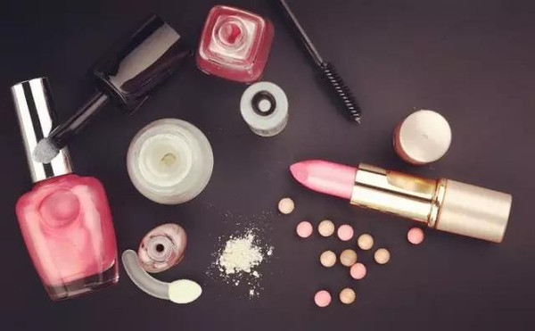 大牌进口化妆品“下血本”降价30%，这是要“死磕”海淘？