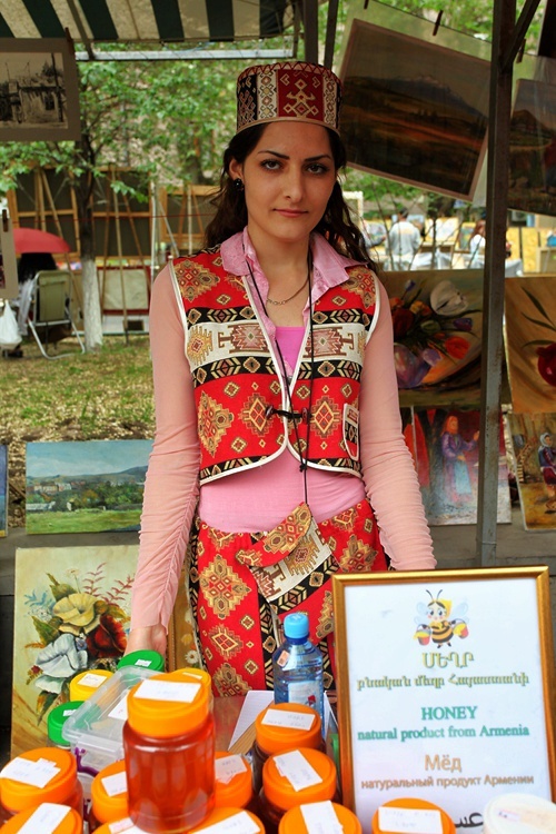 中国竹笛一响，亚美尼亚古董市场上的乐器贩子脸就红了