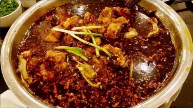 自从踏上重庆地铁2号线，减肥之路越来越远，美食吃得停不下来~